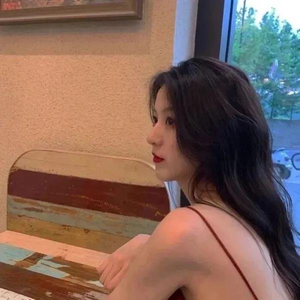 桑拿房的女性私语